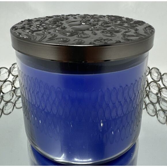 New/Boxed Bath & Body Works Spooky Moontini 3-Wick Halloween Candle Skull Lid - Picture 4 of 5